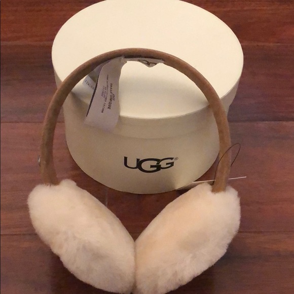 UGG Accessories - UGGS earmuffs